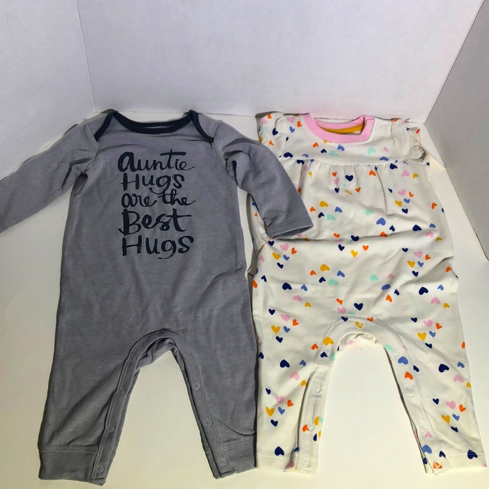 Baby Girl’s 2 Piece Gray & Hearts Bodysuits